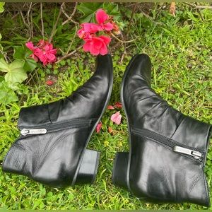 Beautiful Black Ankle Boots 8.5 Regarde Le Ciel Stefany 278